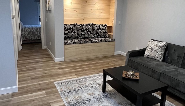 Entire one-bedroom guest suite - Somersworth
