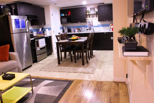 Entire suite Queen BRM Big Window Prvt Entry Patio
