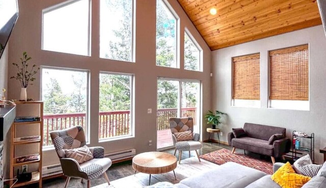 Epic Views, Modern Cabin, Hot tub, Family & Pets