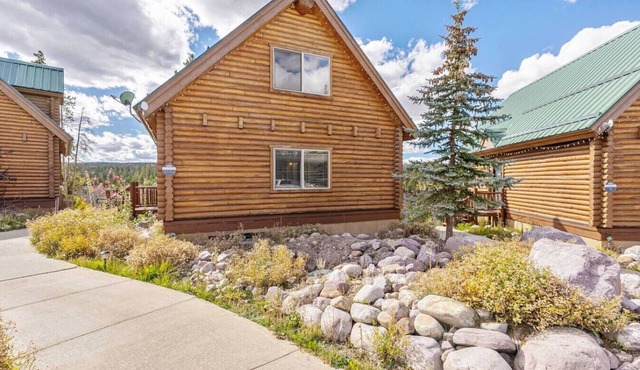 Evergreen Ridge | Pool | Hot Tub | Snowmobiling