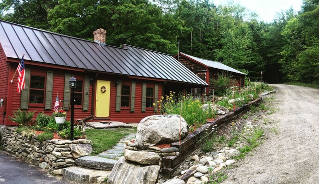 "Everything VT" Getaway Centrally Located: Ski, Shop, Golf, Hike, Relax