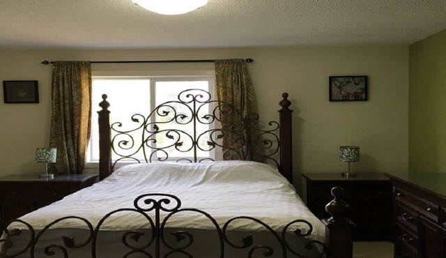 * Executive Fully Furnished Upgraded Home *