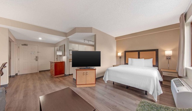 Extended Stay America Suites Ft Lauderdale Cyp Crk NW 6th Wy