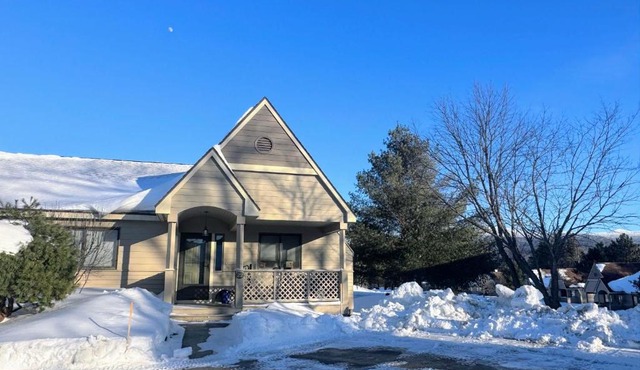 F22 Great location close to Bretton Woods Ski Area, Ice Castles, Mt Washington Hotel