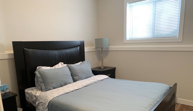 ★Family Friendly★Beautiful Bright 2 BDR 1 sofa bed Suite★Pets Welcome★