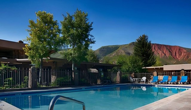 Family Glenwood Springs Stay | Near Hot Springs & Caverns | Free Breakfast