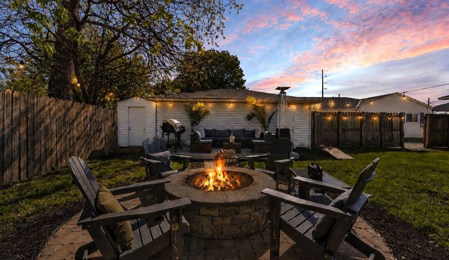 Family Retreat Arcade Sleeps 11, With Fire pit