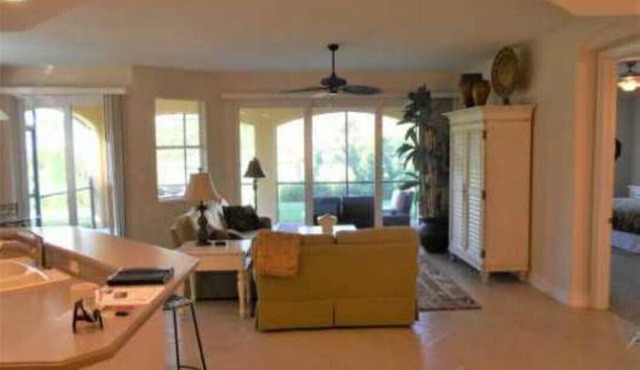 Fantastic condo located in Hammock Bay