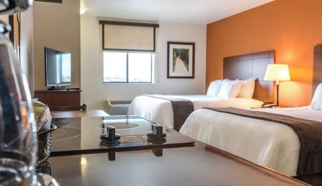 Feel at Home Near Dinosaur Park & WaTiki Waterpark! With Kitchen! Pets Allowed