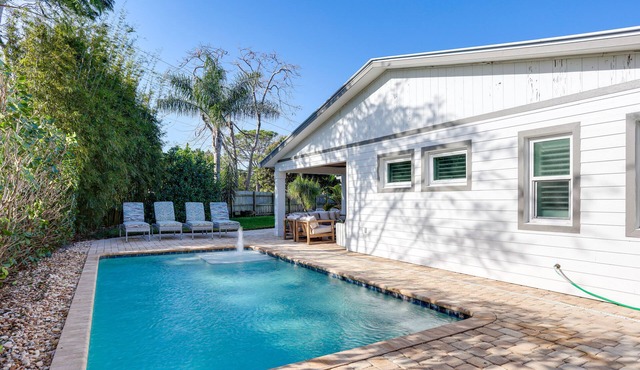 Fenced Yard, 4 Mi to Stuart Beach: Family Retreat!