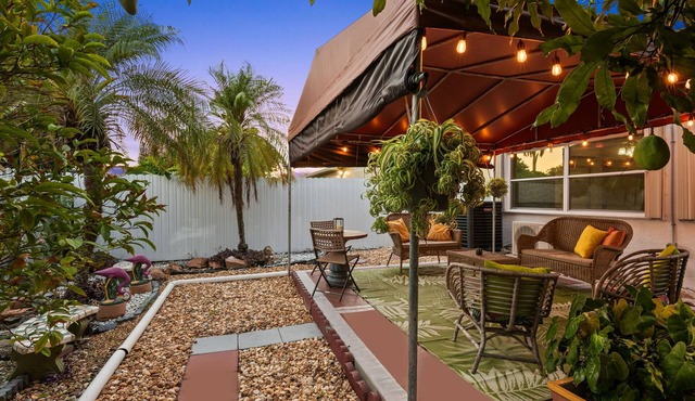 FIFA! 3 miles to Miami Stadium. King bed-Grill-Free Parking. Midpoint location!