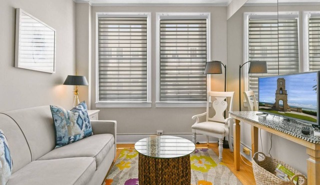 FIFA byTRAIN/Pool/StepsToBeach/Dine/Pearl 1brCondo