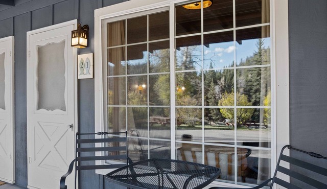 Fly Fish Paradise: Pet-friendly Cabins with Horseback Riding and ATV Trails