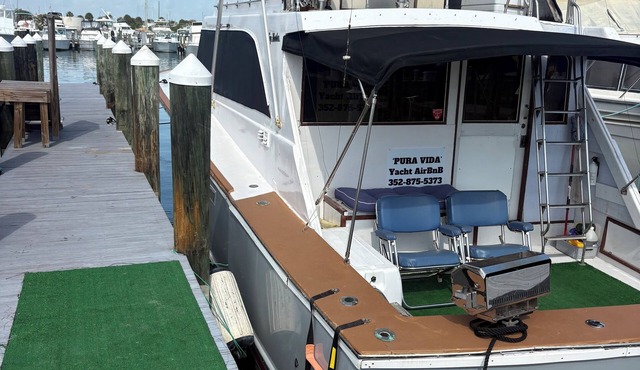 Fort Pierce Yacht sleeping 2 bed 2 bath