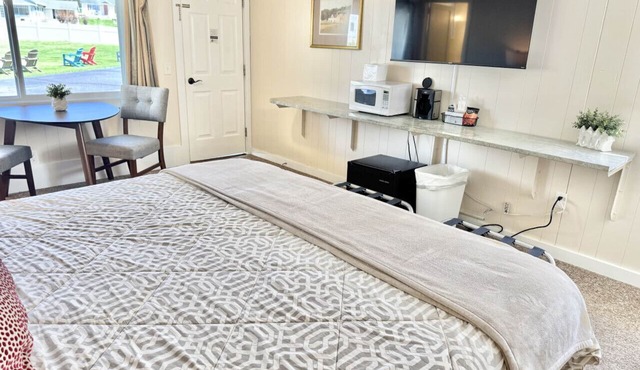 Gallagher`s Travels Room Eight (King)