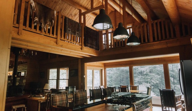 Get Away From It All To This Luxury Fairytale White Mountain Setting!