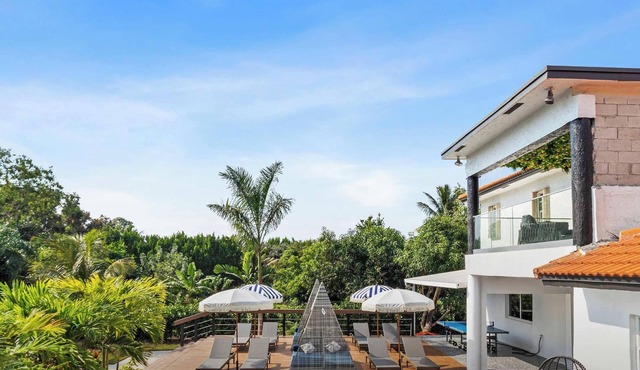 Glam Manor | 7,000 Ft Mansion with Waterslide | Sauna | Cold plunge