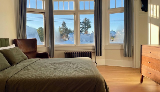Golden Sky Sanctuary: at The Algonquin Residence