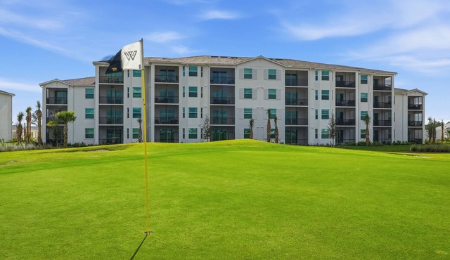 Golf & Lake View Condo, Resort Pool, Babcock Ranch