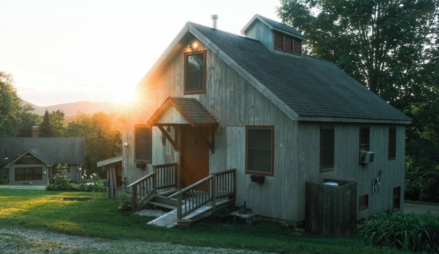 Gorgeous 1-bedroom apartment with in cool Pawlet perfect for relaxing getaway