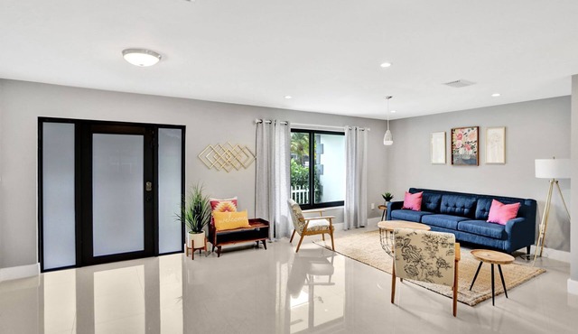 Gorgeous 5BR Villa +Heated Pool!