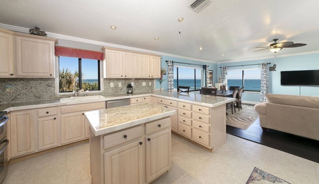 Gorgeous Beach Side Villa With Perfect Ocean View