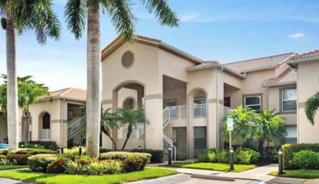 Gorgeous Lake View Condo 2 Bed, 2 Bath in Beautiful Estero, FL – Fully Furnished