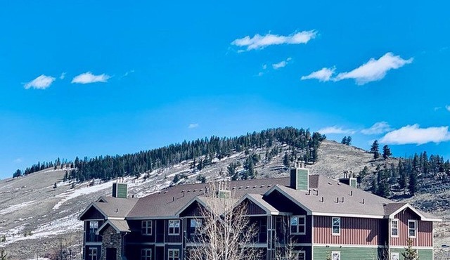 Granby Ranch condo, minutes from skiing, fishing, mtn biking, hiking & more!