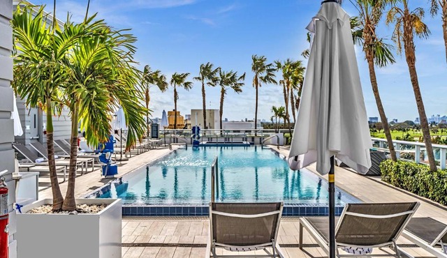 Grand Deluxe Two Bedroom Suite with Balcony Water Views, Corner