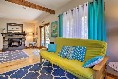 Great for Couples! Cape Cod Cottage 2 Mi to Beach