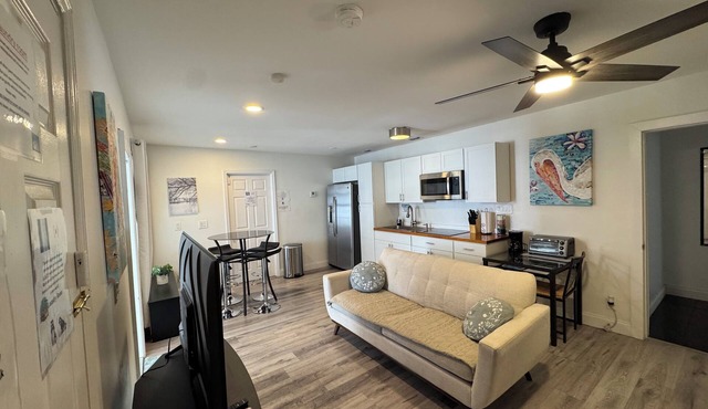 Guest house West Palm Beach 1br/1 bath