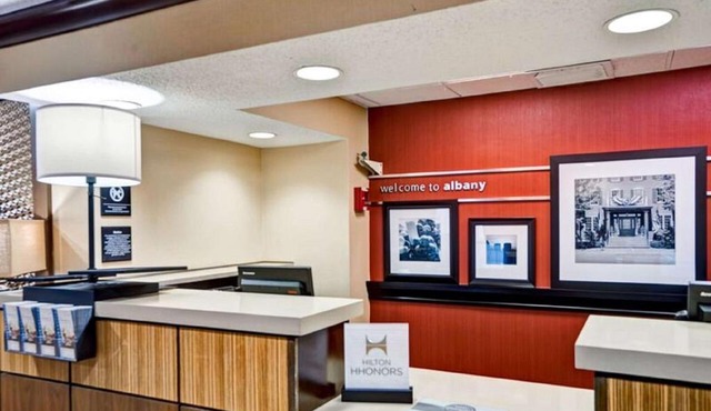 Hampton Inn Albany-Wolf Road