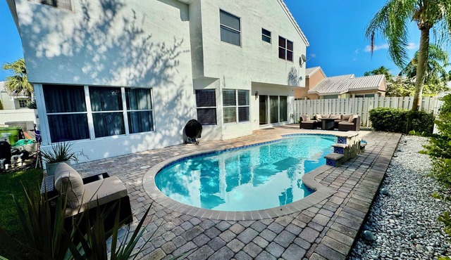 Hard Rock Hangout-Pool-4 Bdrms-3 Bath for up to 10