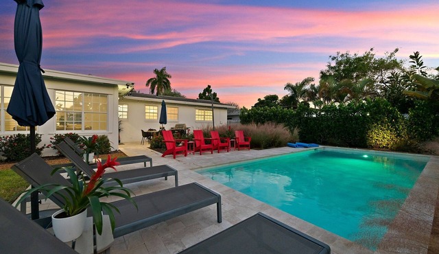 Heated Pool Escape, Sunshine, Relaxation & Vacation Vibes Near Beaches, Dining & Fun!