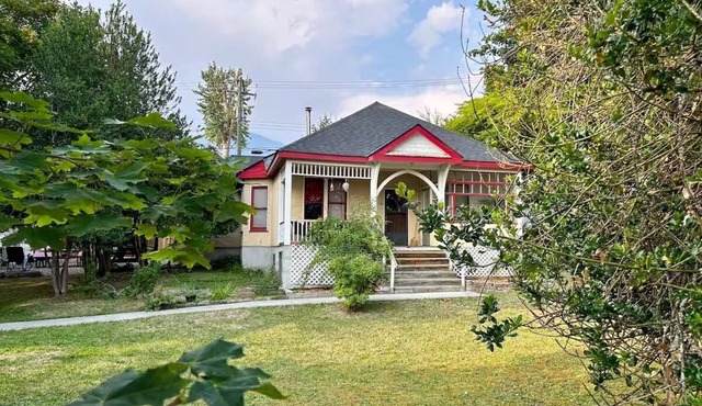 Heritage Home on Broadway