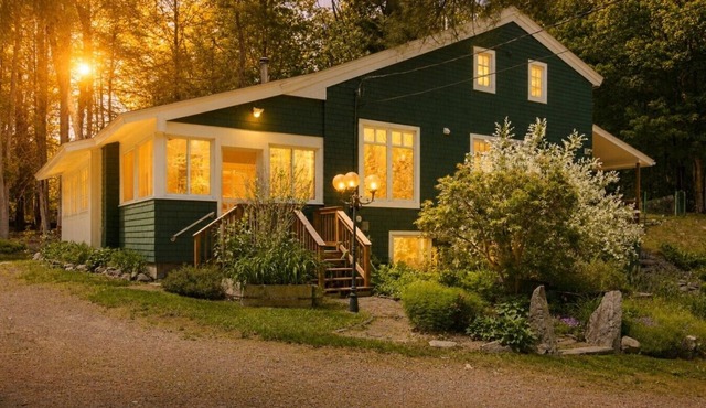 Hidden Chalet | Game Room +Yard | Lakes Region