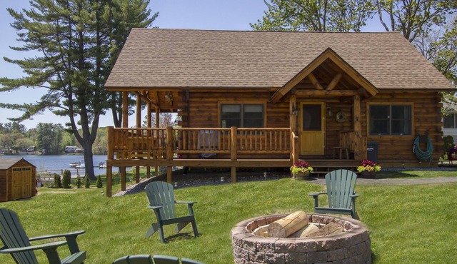 Hiking,boating, fishing, girls getaways, dog friendly, only 2 min to Lake Estate