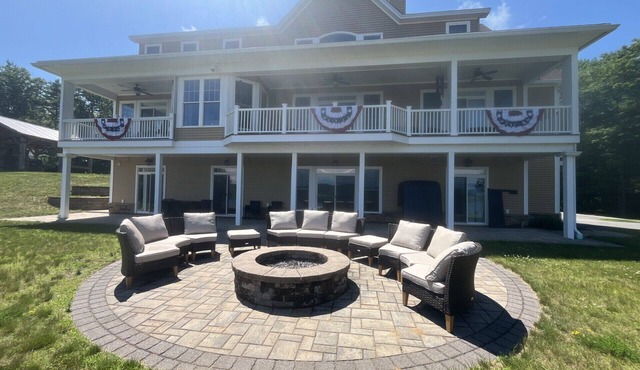 Hilltop Haven on Lake Winnisquam