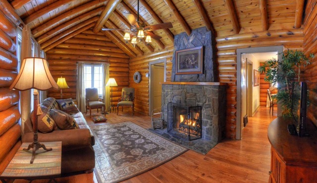 Historic Log Cabin- A True Black Hills Original