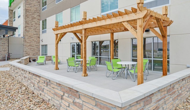 Holiday Inn Express & Suites Chadron by IHG