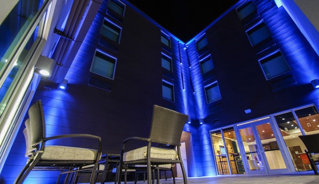 Holiday Inn Express & Suites Miami Airport East by IHG