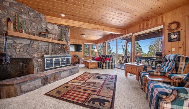 Holliday House w/Game Room