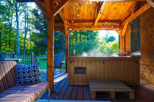Hot Tub 5 Min to Meredith Near Squam Lake