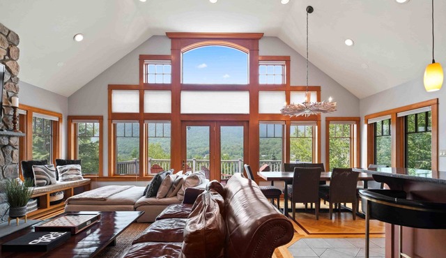Huge 7BR Mountain Lodge | Hot Tub, Fire Pit & Golf, Sleeps 16