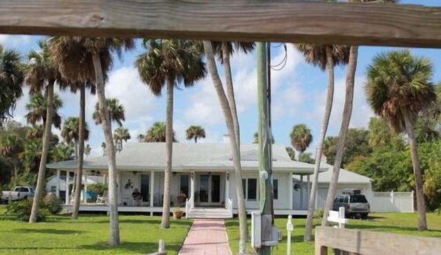 Indian River Lagoon Waterfront Cottages