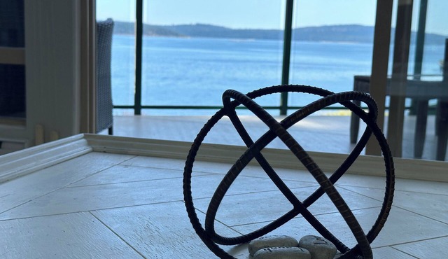 INN OF THE SEA - Stunning views~ Oceanfront Pool & Hot Tub, Private Dock