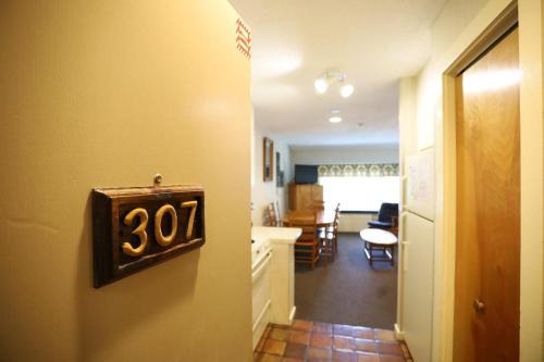 Inns of Waterville Valley 307 Two Bedroom Unit at Inns of Waterville Valley