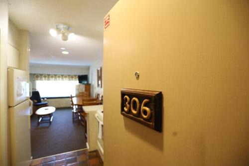 Inns of Waterville Valley 306 Two Bedroom Unit at Inns of Waterville Valley