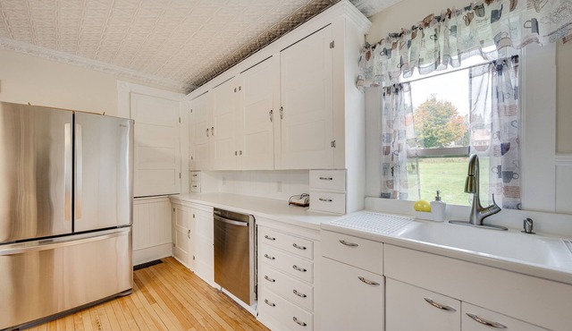 Inviting & Spacious Vacation Rental in Pittsburg!