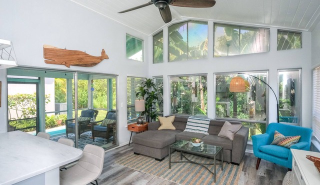 Island Time-Walk to the beach-Intercoastal home in tropical paradise!